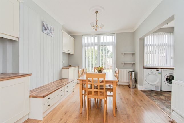 10, Lisheen Avenue, Castleford photo 4