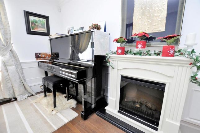 75, Clayburn Circle, Basildon photo 5