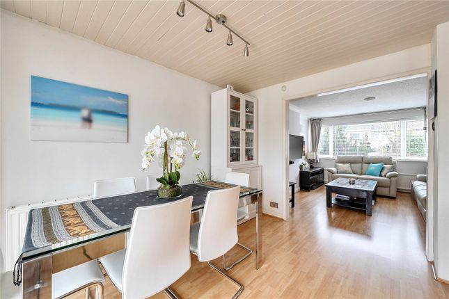 31, Linden Way, Surrey photo 5