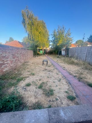 51, Grange Avenue, Luton photo 4
