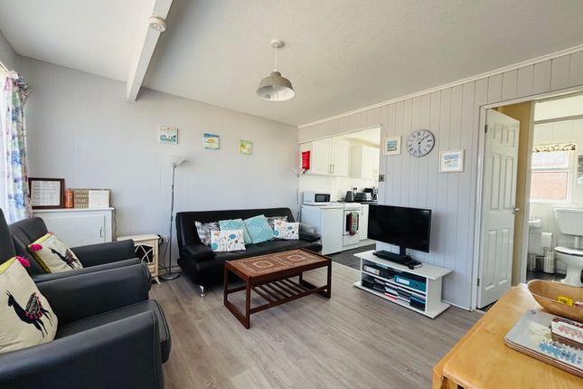 348 California Sands, California Road, Great Yarmouth photo 2