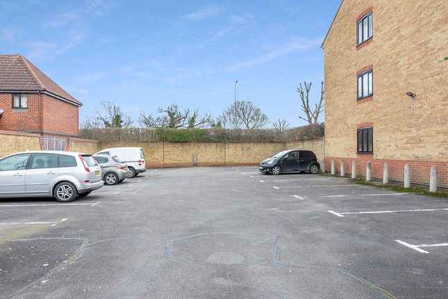 Flat for sale in Horseshoe Close, Waltham Abbey