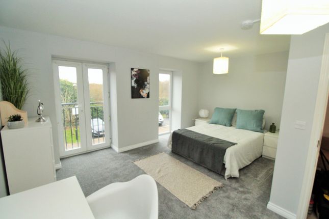 Thumbnail Room to rent in Meadow Way, Caversham, Reading