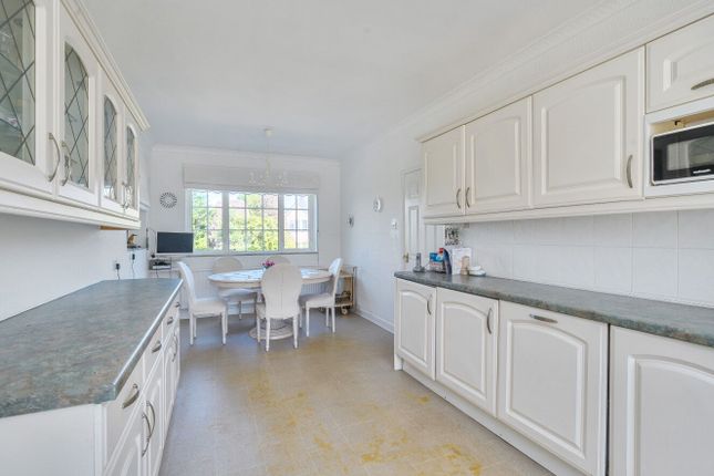 Maple Lodge, Knightwood Avenue, Lyndhurst photo 3