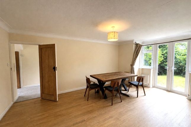 7, Cedar Road, Berkhamsted photo 3