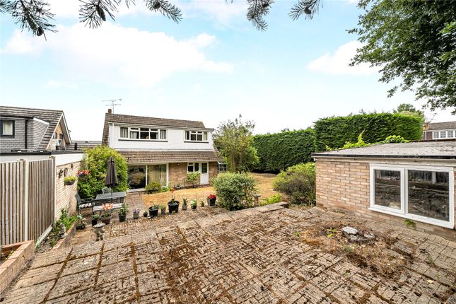 68, Mount Pleasant Close, Surrey photo 2