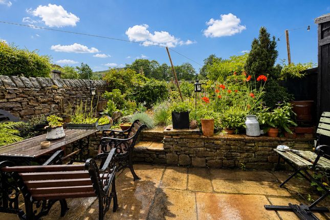 34 Turnlee Road, Glossop photo 4