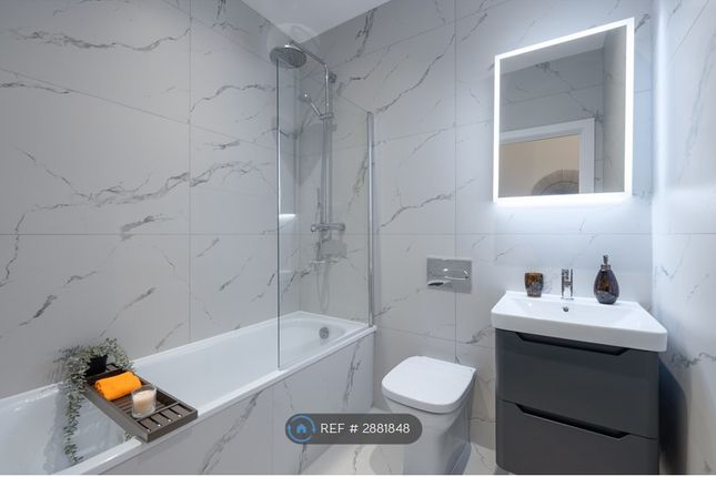 Flat, The Bays The Stow, Harlow photo 2