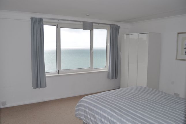 12, Highcliffe Court, Swansea photo 5
