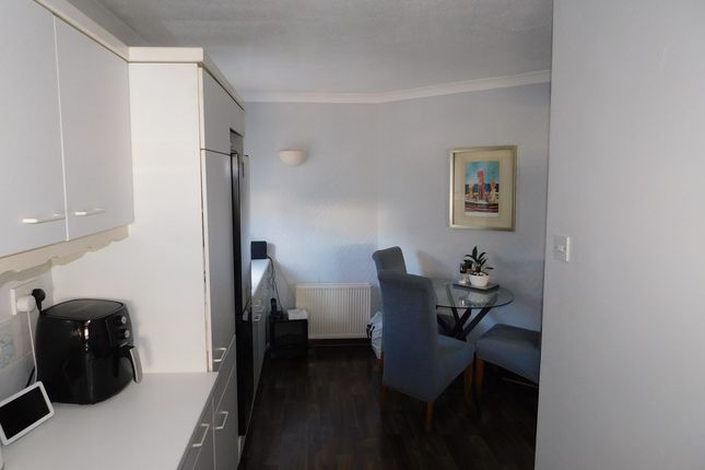 St Modans Court, Falkirk, Woodlands photo 4