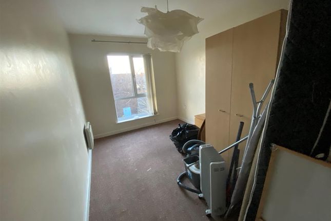 Flat for sale in Gilmartin Grove, Liverpool