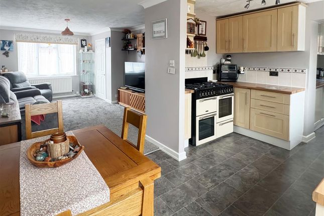 42, Wolstenbury Road, Rustington Littlehampton photo 4