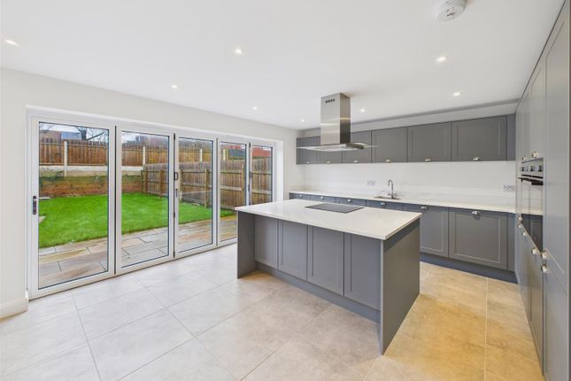 21, Easenby Close, Swanland photo 2
