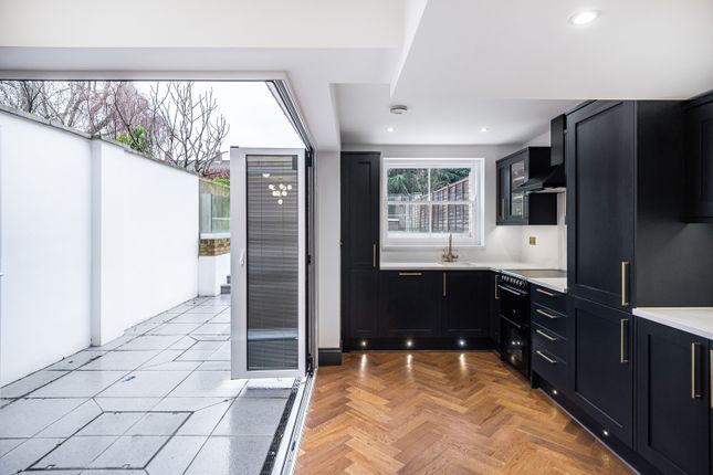Terraced house for sale in Farleigh Road, Stoke Newington
