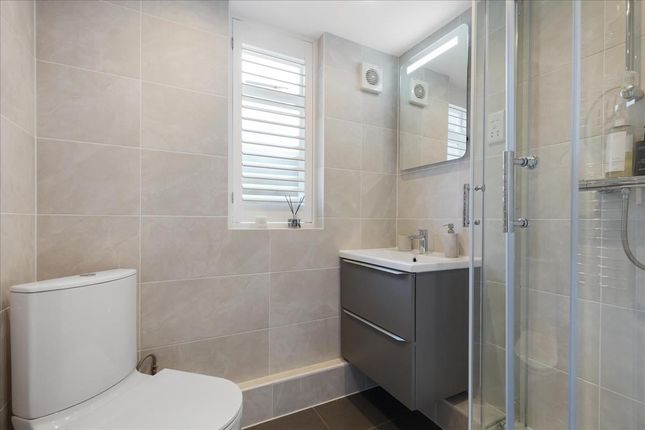 Flat for sale in Hartismere Road, Fulham