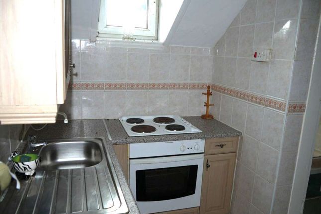 Thumbnail Flat to rent in Victoria Crescent, Manchester