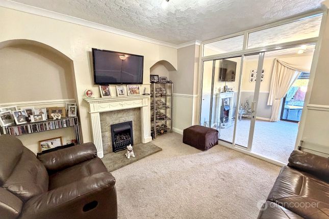 87 Bedworth Road, Bulkington, Warwickshire photo 2