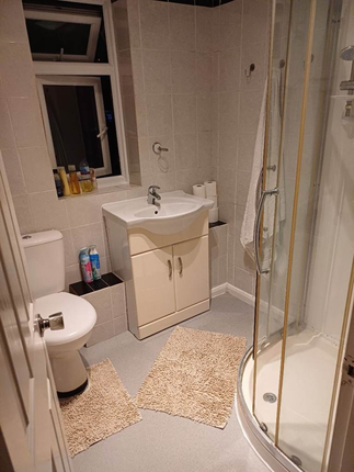 114, Rowdowns Road, Dagenham photo 5