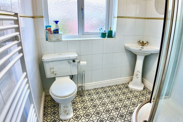 32 Highfield Crescent, Blackwood photo 4