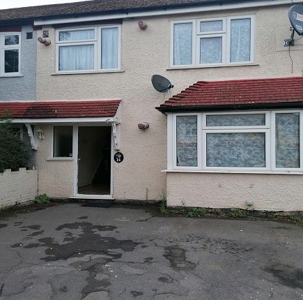 Thumbnail Terraced house to rent in Smallberry Avenue, Isleworth