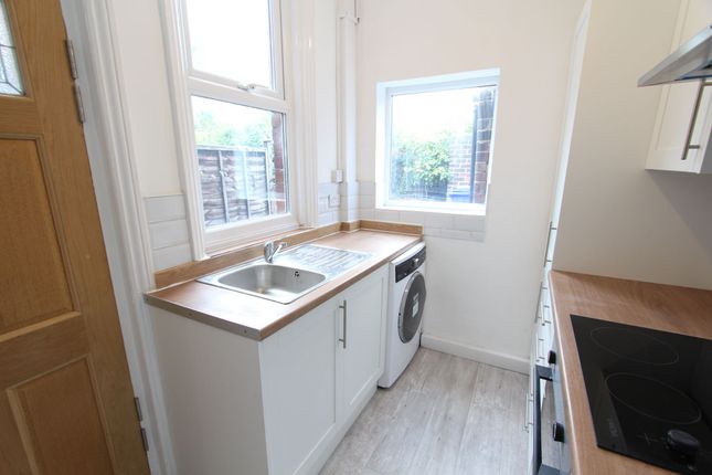 26 Woodstock Road, Sheffield photo 3