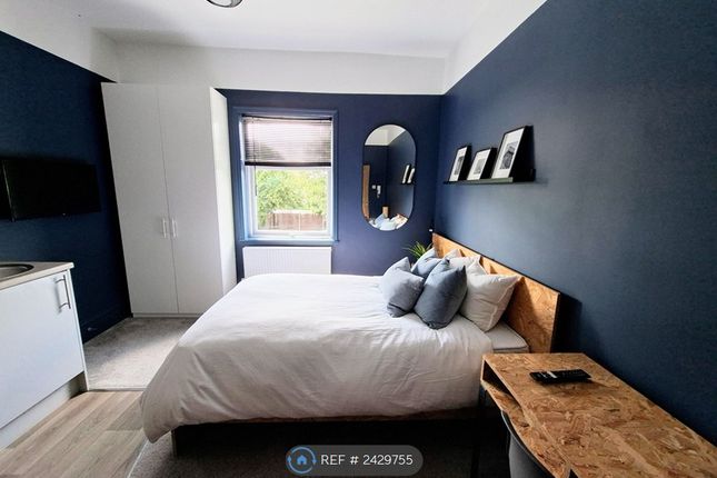 Room 3 - Ensuite + Kitchenette