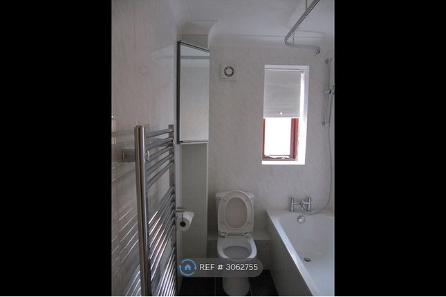 StLeonards Court, Yeovil photo 3
