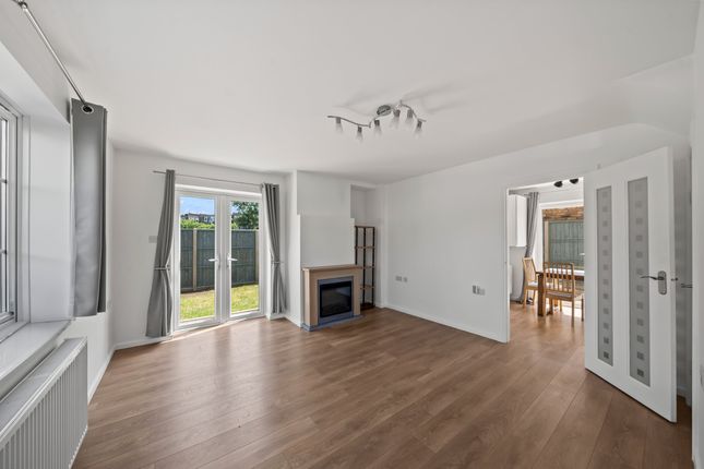 93, Gainsborough Road, London photo 3