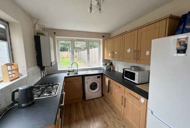 110 Broadlands Rd, Southampton photo 2