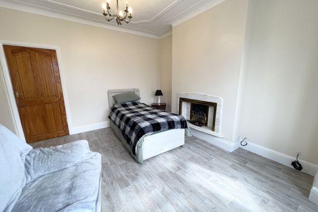 3, Baines Avenue, Blackpool photo 3