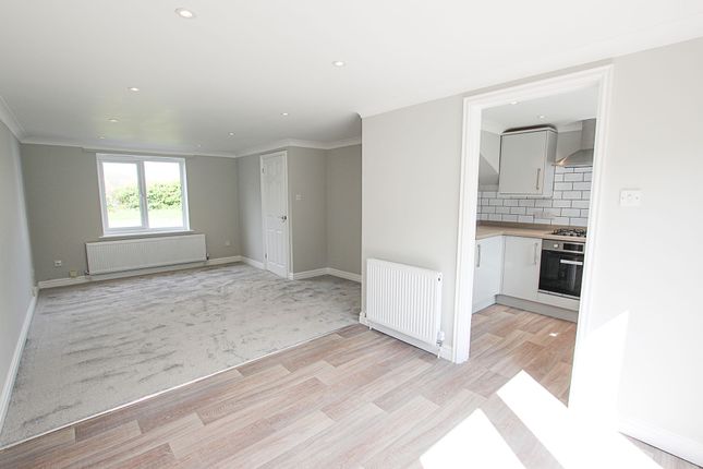 12, Willow Crescent, Newmarket photo 4