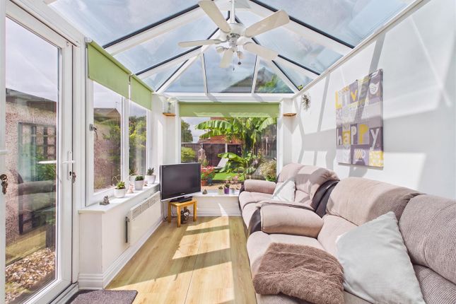 34, Meadow Lane, Newport photo 2