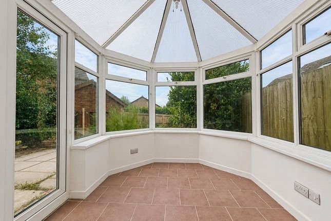 108, Manor Chase, Pontypridd photo 3