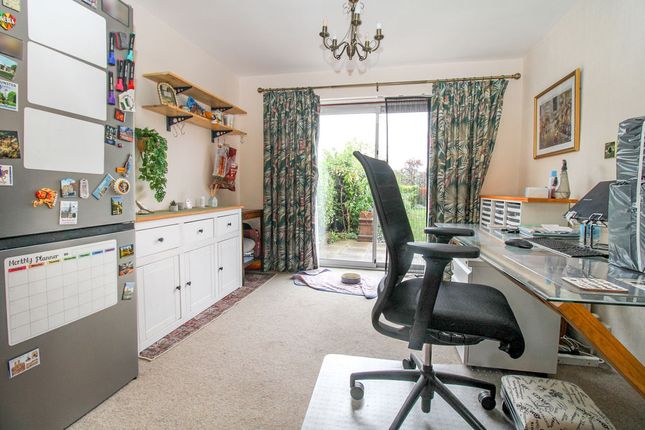 4, Raven Close, St. Neots photo 4