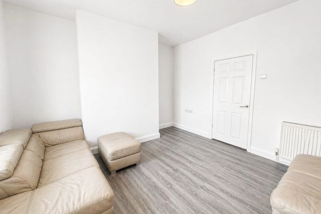 13, Good Street, Stanley photo 5