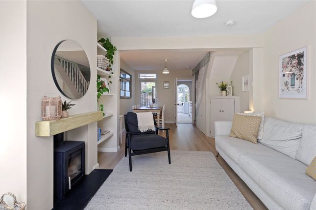 7, Wolsey Grove, Surrey photo 2