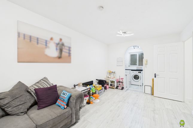 42, Cook Square, Erith photo 2
