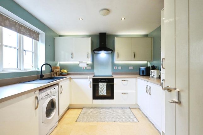 16, Albemarle Close, Gloucestershire photo 2