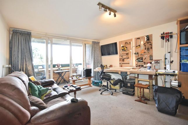 53 Numa Court, Justin Close, Brentford photo 3