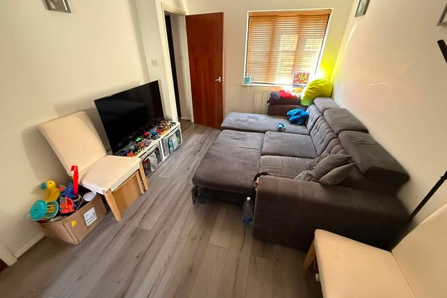 4, Loughman Close, Bristol photo 3