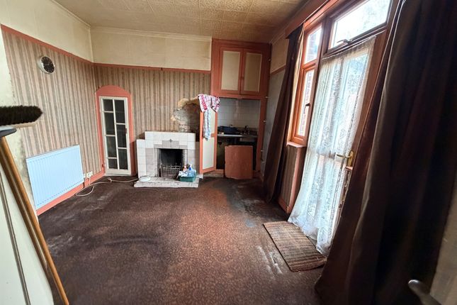 8, Greenhill Avenue, ROTHERHAM photo 4
