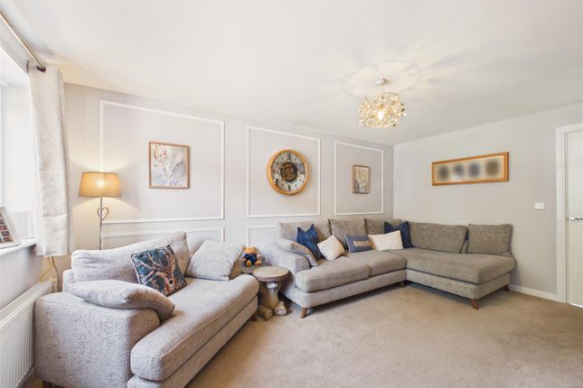 10, Longleat Avenue, Elloughton photo 3