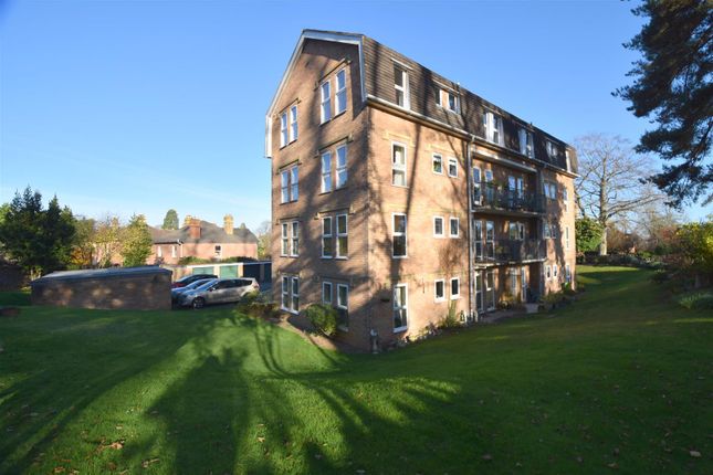 Thumbnail Flat to rent in Flat 6 Beacon House, 123 Worcester Road, Malvern