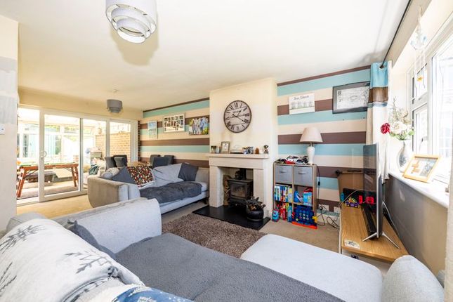 14, Hurstshaw Gardens, Heathfield photo 2