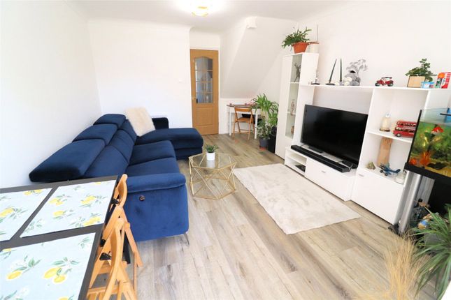End terrace house for sale in Snipe Close, Slade Green, Kent
