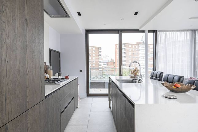 Thumbnail Flat for sale in Old Street, City, London