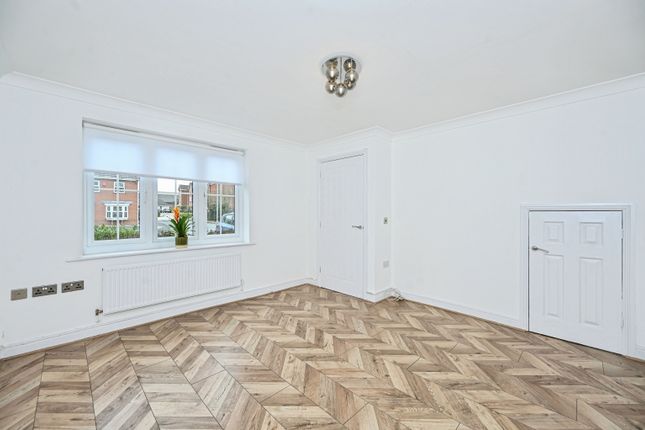 22, Rollesby Gardens, St. Helens photo 2