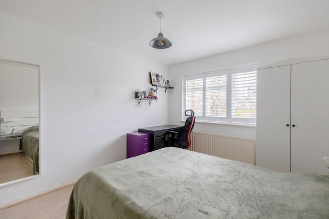 Flat for sale in Alexandra Road, Parkside Court
