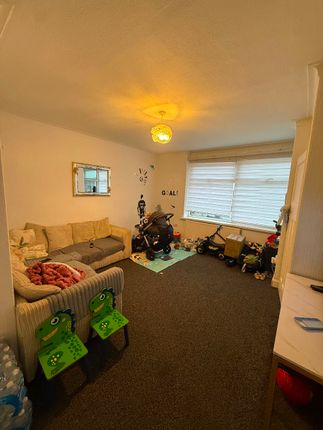 88 Mexborough Grove, Leeds photo 3