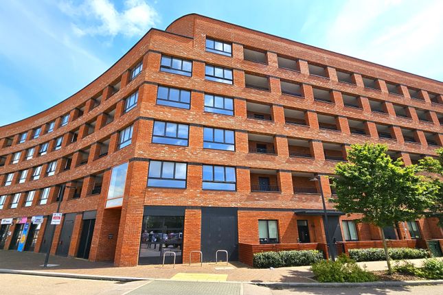 Flat for sale in Iris Court, Thamesmead